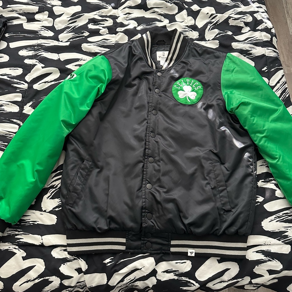 NBA Boston Celtics Fanatics Branded Iconic Twill Satin Jacket Black/Kelly Green